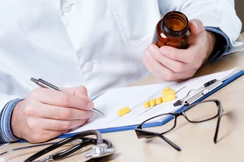 доктор занимающийся лечением дромомании